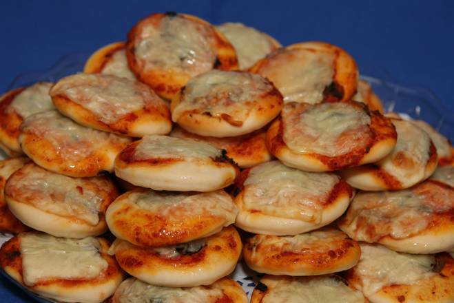 Pizza Végétarienne (6 mcx) /  Vegetarian Pizza (6 pcs)