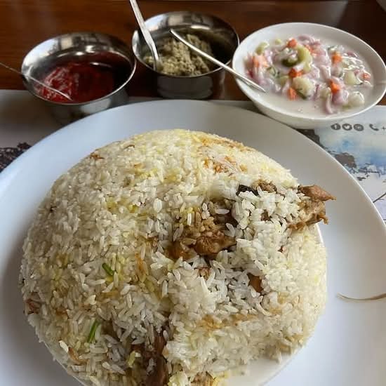 Talassery FISH DUM Biriyani (MEAL for 1 - 32 OZ Packing - WHOLE POMPANO FISH) – Made in Jeerakasala rice garnished with Ghee roasted cashew and Raisin– Served with Salad, Achar & Pappadam