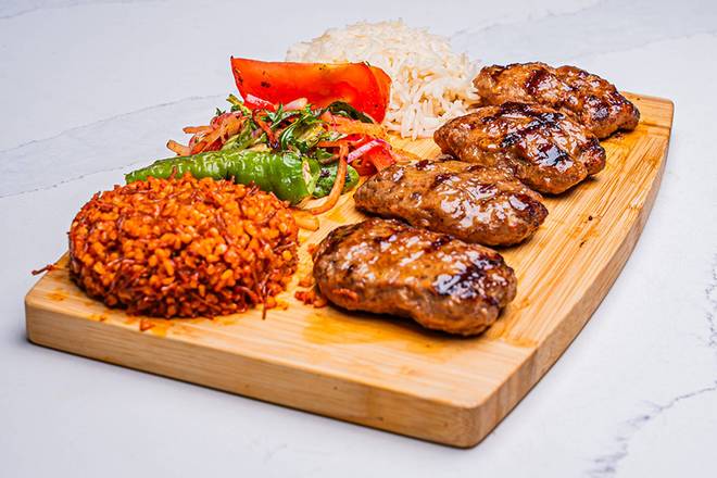 Grilled Meatballs / Izgara Köfte