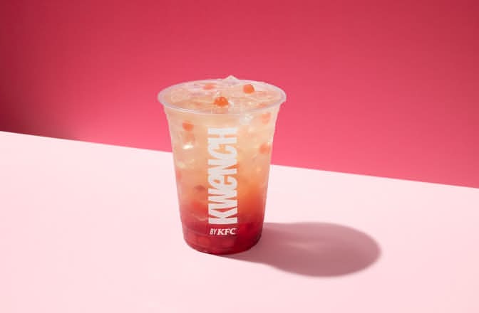 Rafraîchissement au thé aux perles à la fraise / Strawberry Boba Refresher
