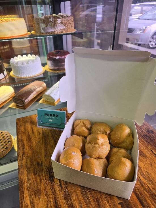 Cream puffs