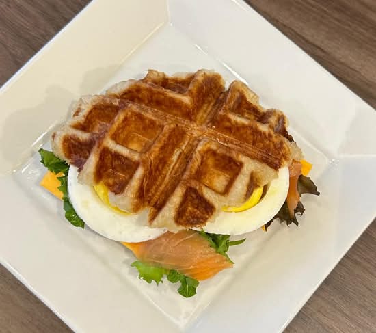 Smoked salmon croffle