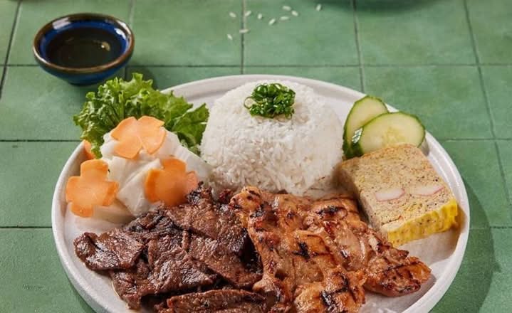 Grilled Chicken, Grilled Beef and Crab Cake on Rice