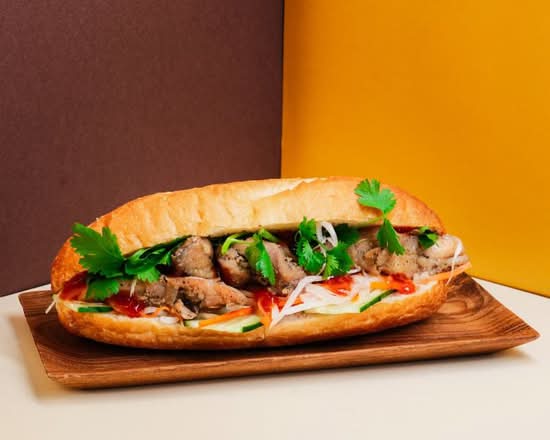 BM01: Bánh mì au poulet grillé-Grilled Chicken Banh Mi