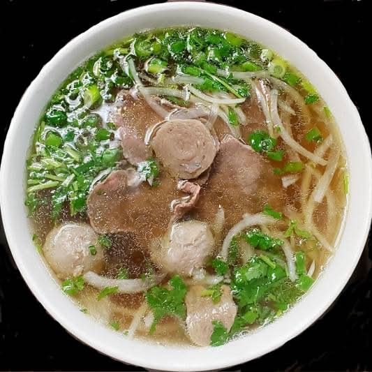 P04. Phở au flanchet et aux boulettes de bœuf | Flank & Beef Meatball Pho | Phở nạm bò viên