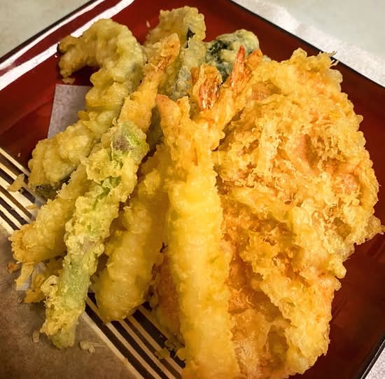 Assorted Tempura (11 Pieces)