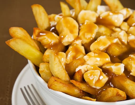 Poutine la traditionnelle / The Traditional Poutine