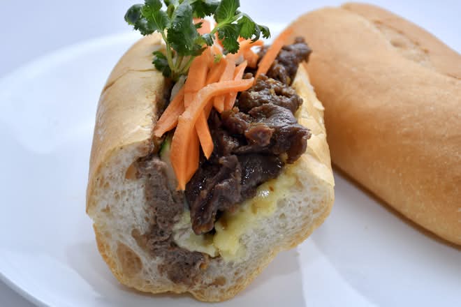 Grilled Lemongrass Rib Eye Beef Sandwich