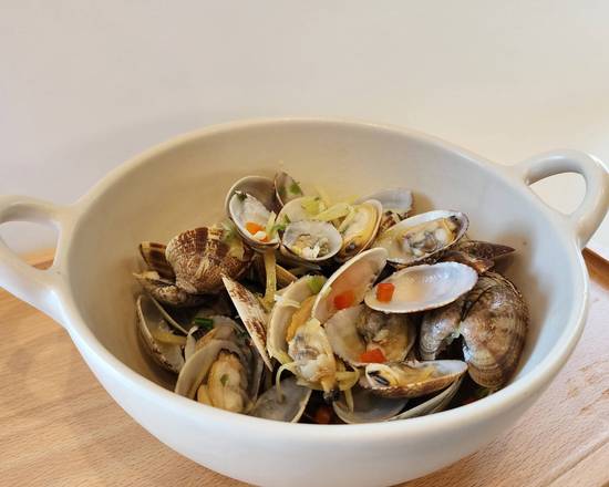 Sake Steamed Clams