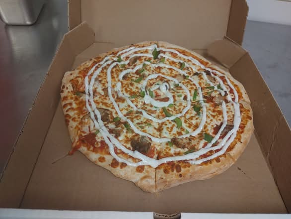 Gourmet Chicken Shawarma Pizza (Medium)