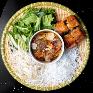 #6A-Square Crab Spring Roll & BBQ Pork Vermicelli(Bún Nem Cua Thịt Nướng) / #6A - 方蟹春捲烤肉米线