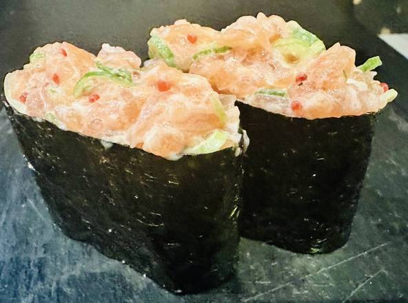 Sushi saumon épicé / Spicy Salmon Sushi 2mcx