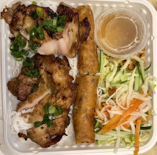 Bun Ga Nuong Cha Gio