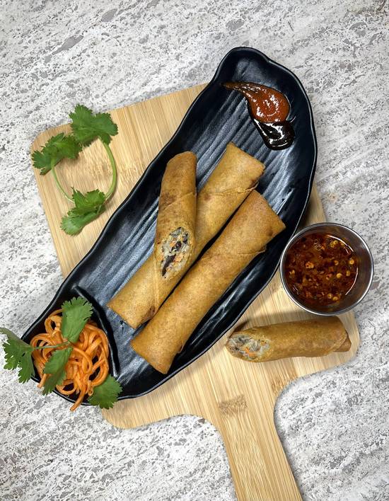 A1. Vietnamese Spring Rolls Pork or Veggie 3 Rolls