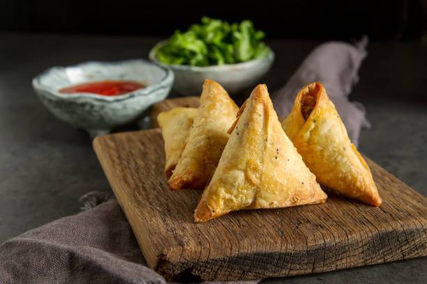 Vegetable Samosa (2 PCS)