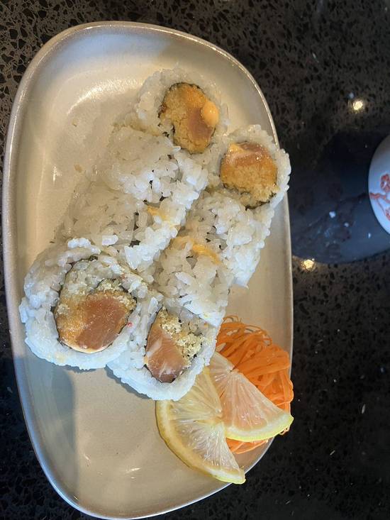 Spicy Salmon (8pcs)