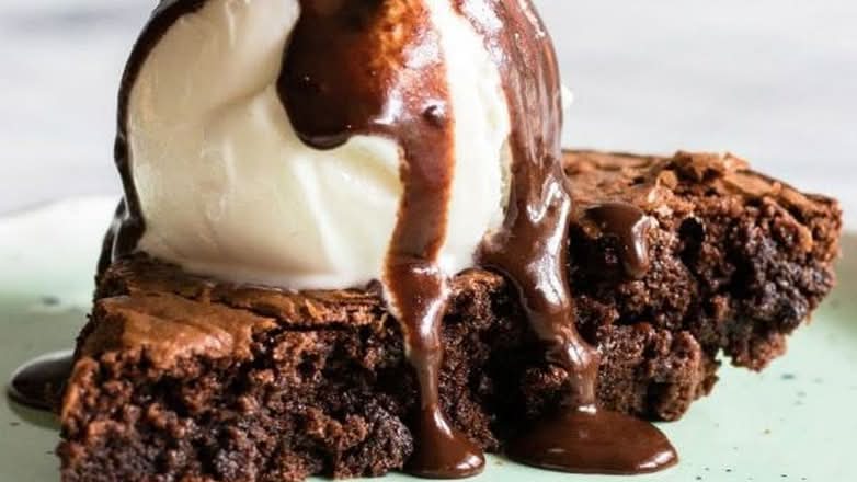 Vegan Brownie Pie Ala Mode