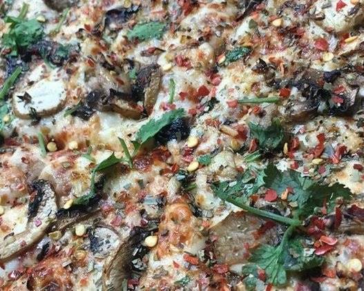 Deluxe Pizza