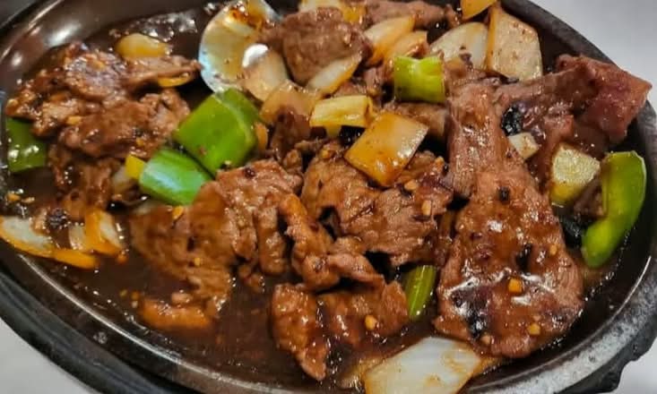 Bœuf à la Sauce aux Haricots Noirs (Beef with Black Bean Sauce) 豉椒牛肉