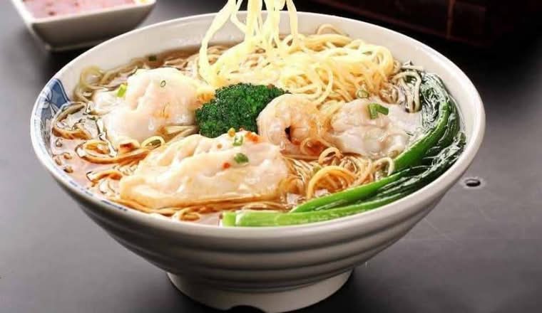 Soupe de Nouille Wonton Aux Crevettes (Shrimp Wonton Noodle Soup) 鲜虾云吞汤面