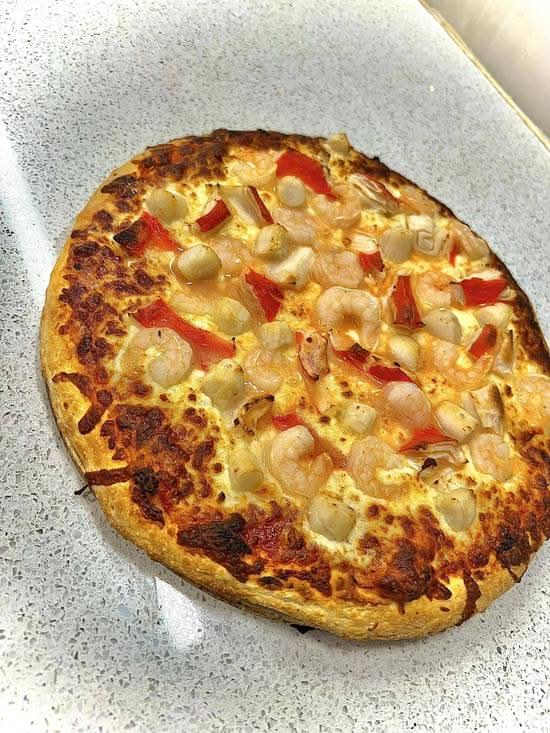 Seafood Pizza (Pizza Fruits de Mer)