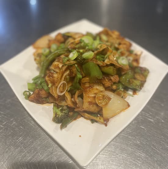 Stir Fried Momo (8pc)