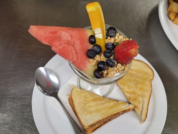 Strawberry Blueberry Yogurt Parfait