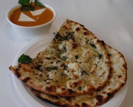 Garlic Naan and Shahi Paneer Plate