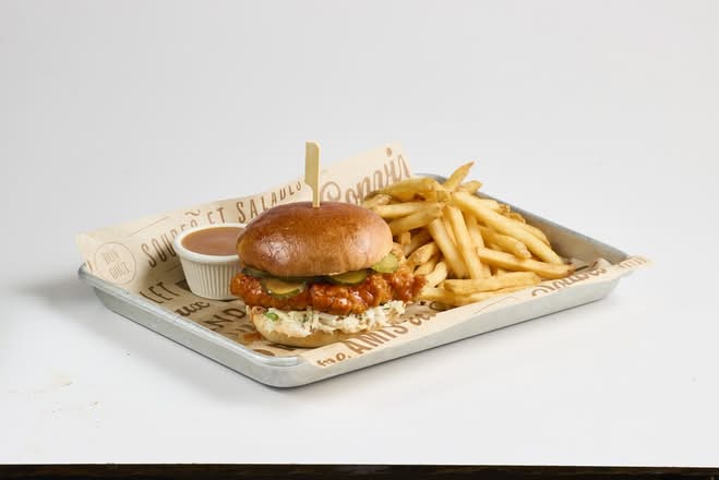Buffalo chicken burger / Burger poulet Buffalo