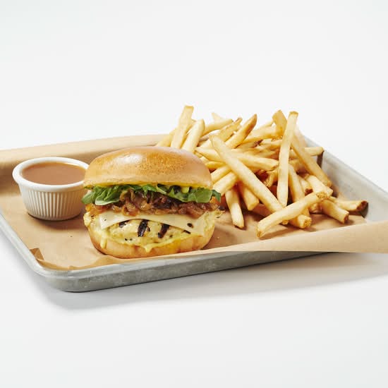 Grilled Chicken Burger / Burger poulet grillé