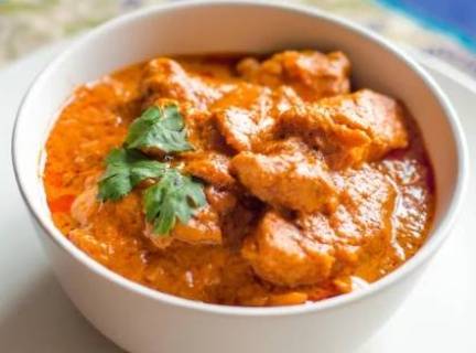 Chicken Curry (w. Rice OR Plain Naan)