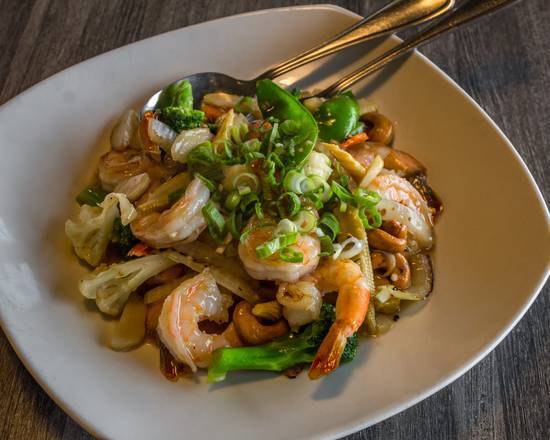 806. Shrimp Stir Fried with Cashew Nuts & Vegetables