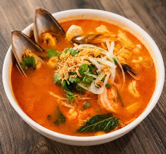T6. Chef Special Seafood Tom Yum Soup