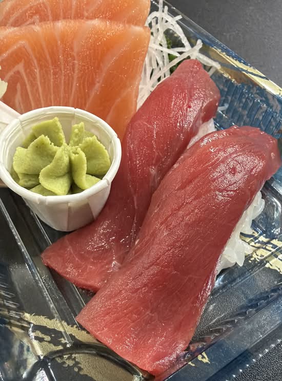Maguro(Tuna) Sushi