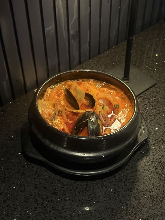 Jjamppong soup / 짬뽕탕