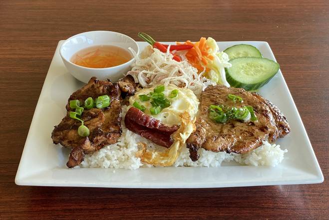Broken Rice in Hoi An Style (Cơm Tấm Đặc Biệt Hội An)