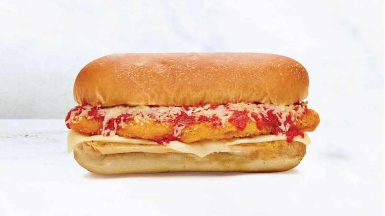Small Chicken Parm Sub / Petit sandwich au poulet parmesan