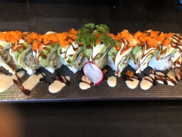 Fly Dragon Roll (8 pcs)