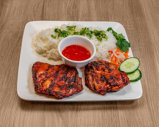 52. Grilled Lemongrass Chicken Rice Plate / Com Ga Nuong