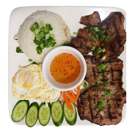 54. Grilled Pork Chop & Fried Egg Rice Plate / Com Suon Trung