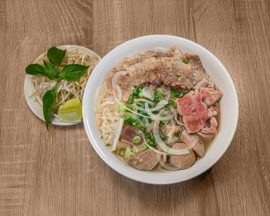 23. Special Pho (Rare Beef, Flank, Tripe & Beef Meatball Pho) / Pho Dac Biet