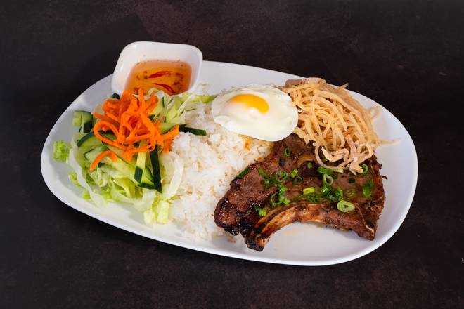 C1 Grilled Pork Chop, Julienne Pork, and Poached Egg (Com Bi, Suon Nuong, Trung) (香茅燒豬扒, 肉皮絲, 蒸蛋飯)