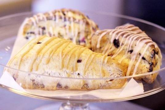 Scones Cerises / Cherry Scone