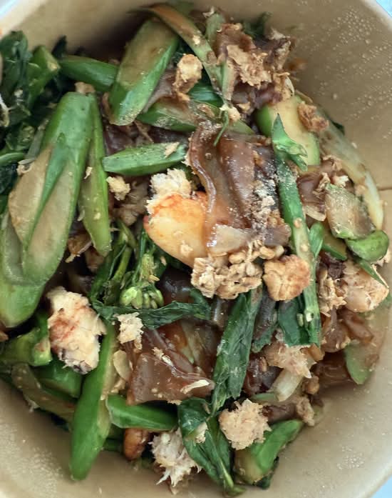 Pad Se Ew Crab meat (ปู)