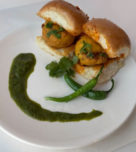 Vada Pav Platter