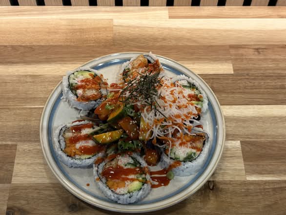 Volcano Roll (6pc)