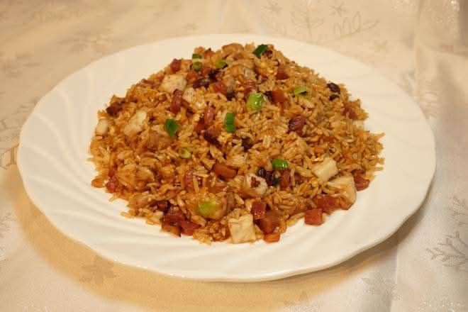 13. Chinese Sausage and Dried Shrimp Fried Sticky Rice / 13. 生炒臘味糯米飯