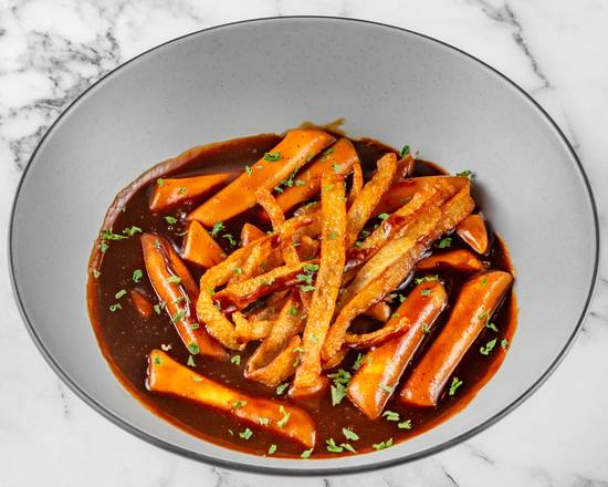 Jjajang Tteokbokki (짜장 떡볶이)