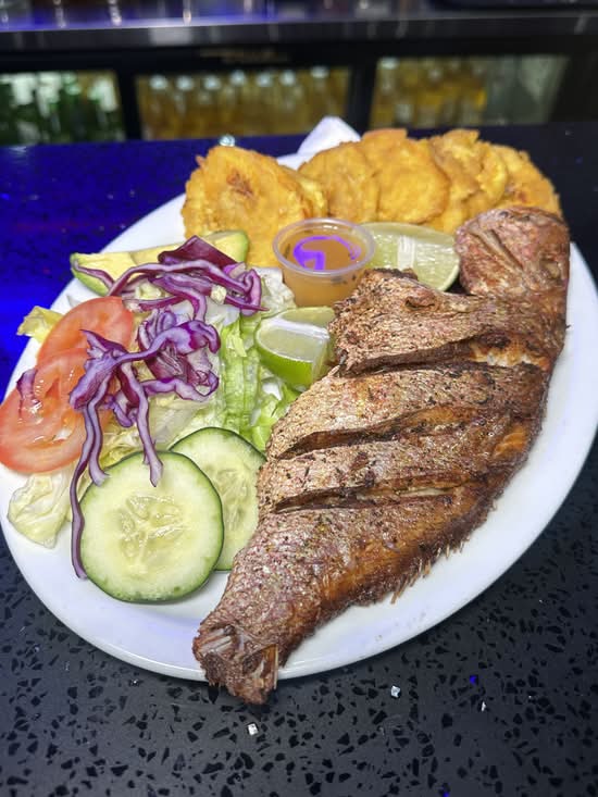 Pescado Frito / Guisado - Fried Fish / Stew