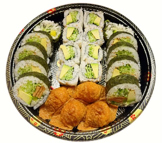 PC16(22pcs) Fotomaki Roll (10 pcs), Avocado Cucumber Roll (8 pcs), Tofu Pocket (4 pcs)